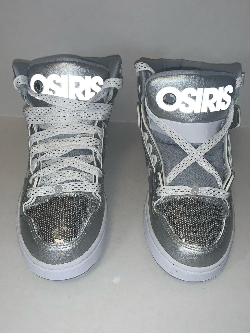 OSIRIS Y2K VINTAGE SILVER SEQUINS SKATER SNEAKERS. High Top. Women/Girls Sz 8.5
